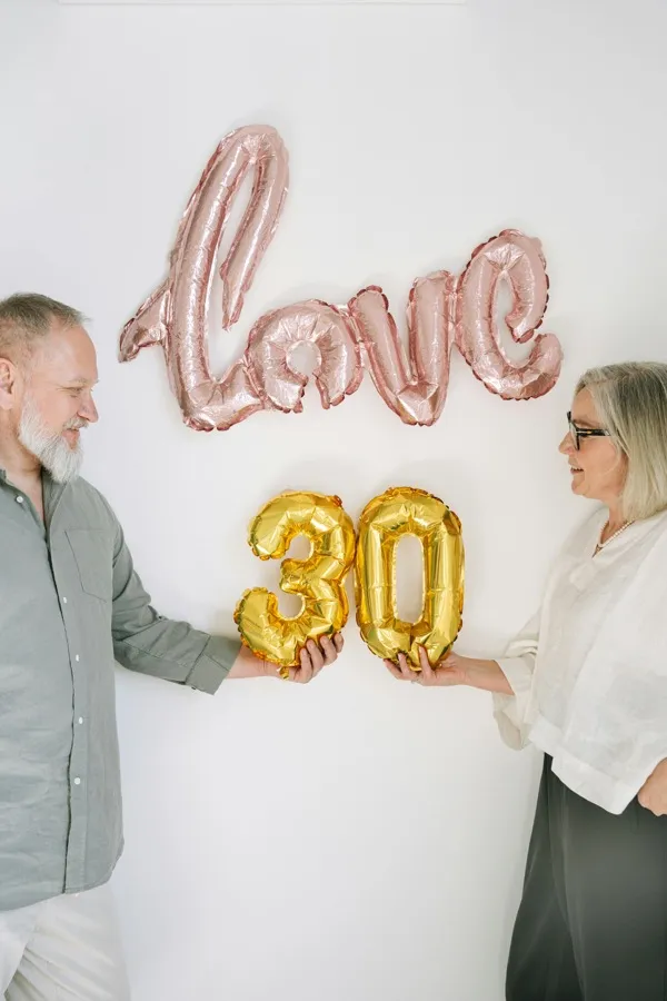 Anniversary song gift moment